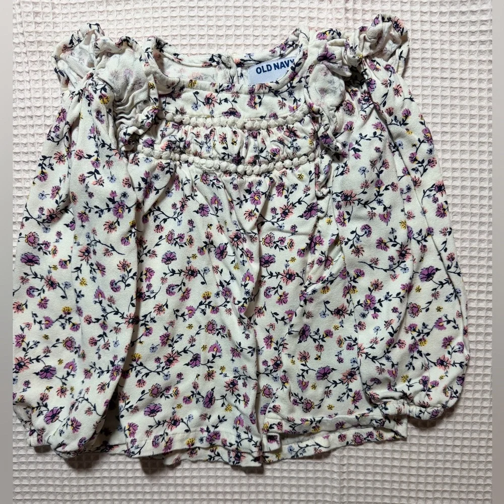 Old Navy White Floral Top